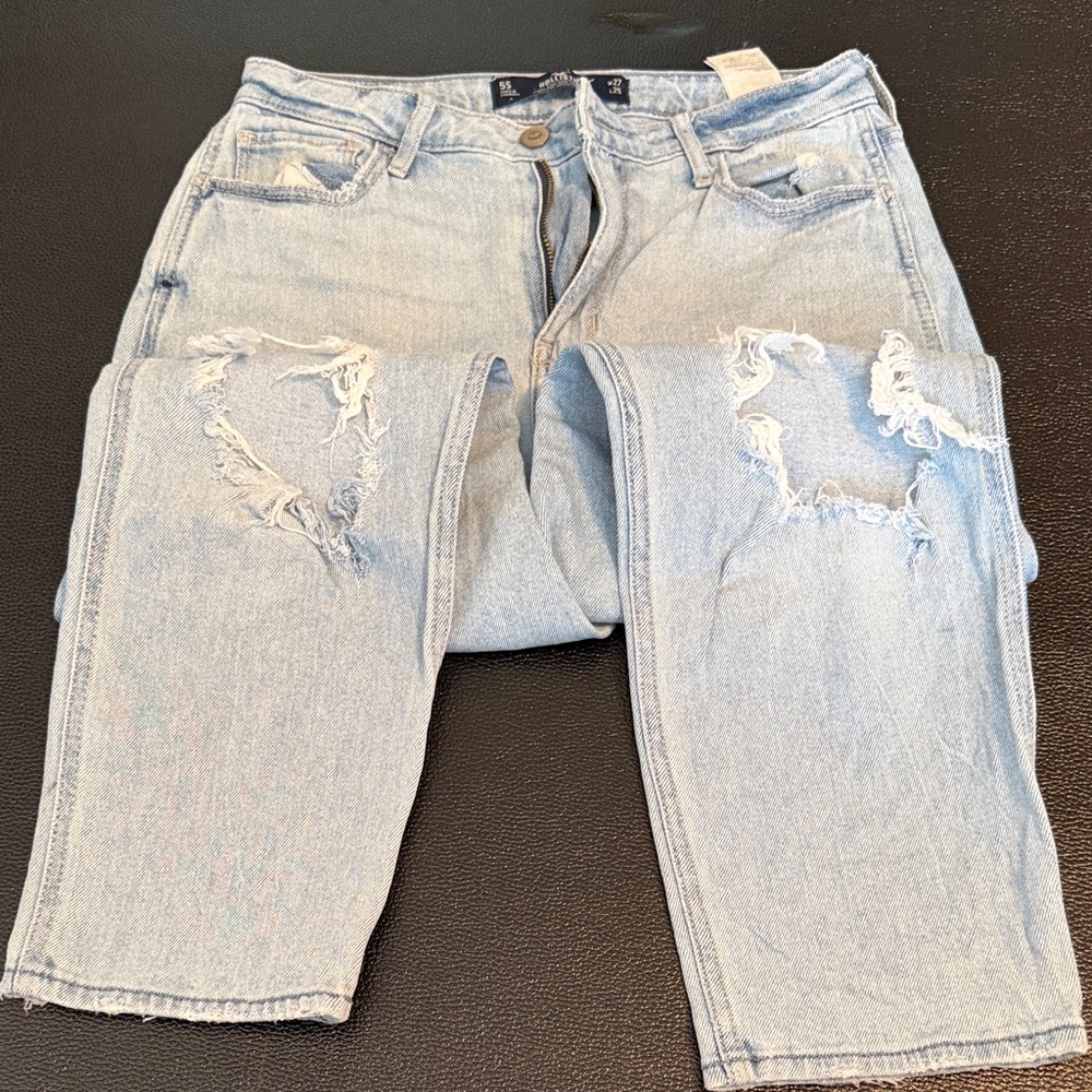 Hollister~ Light Blue Distressed Women’s Jeans
